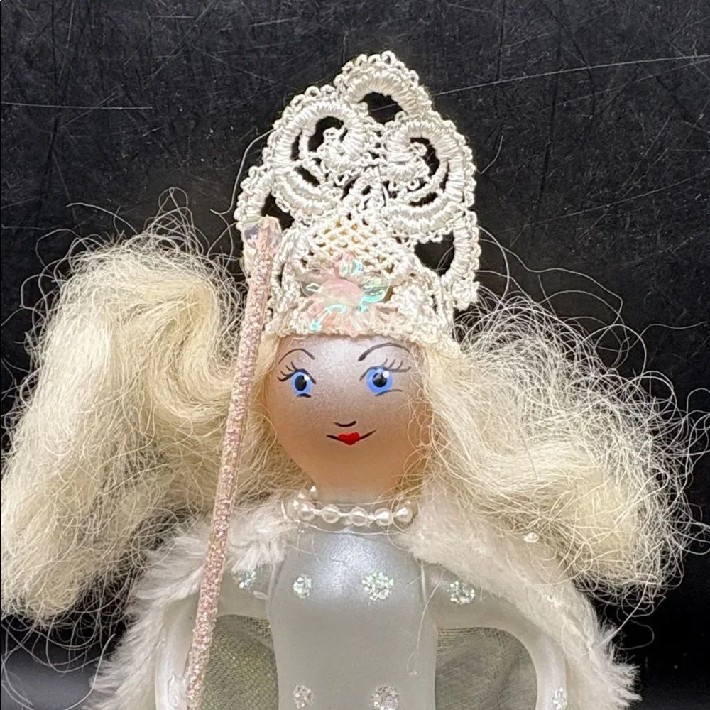 Department 56 White Queen Ornament